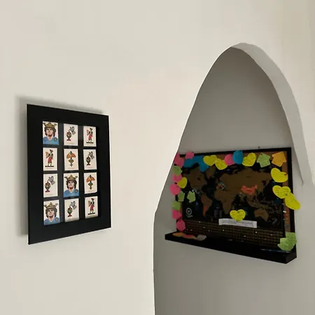 Elena's House נאפולי
